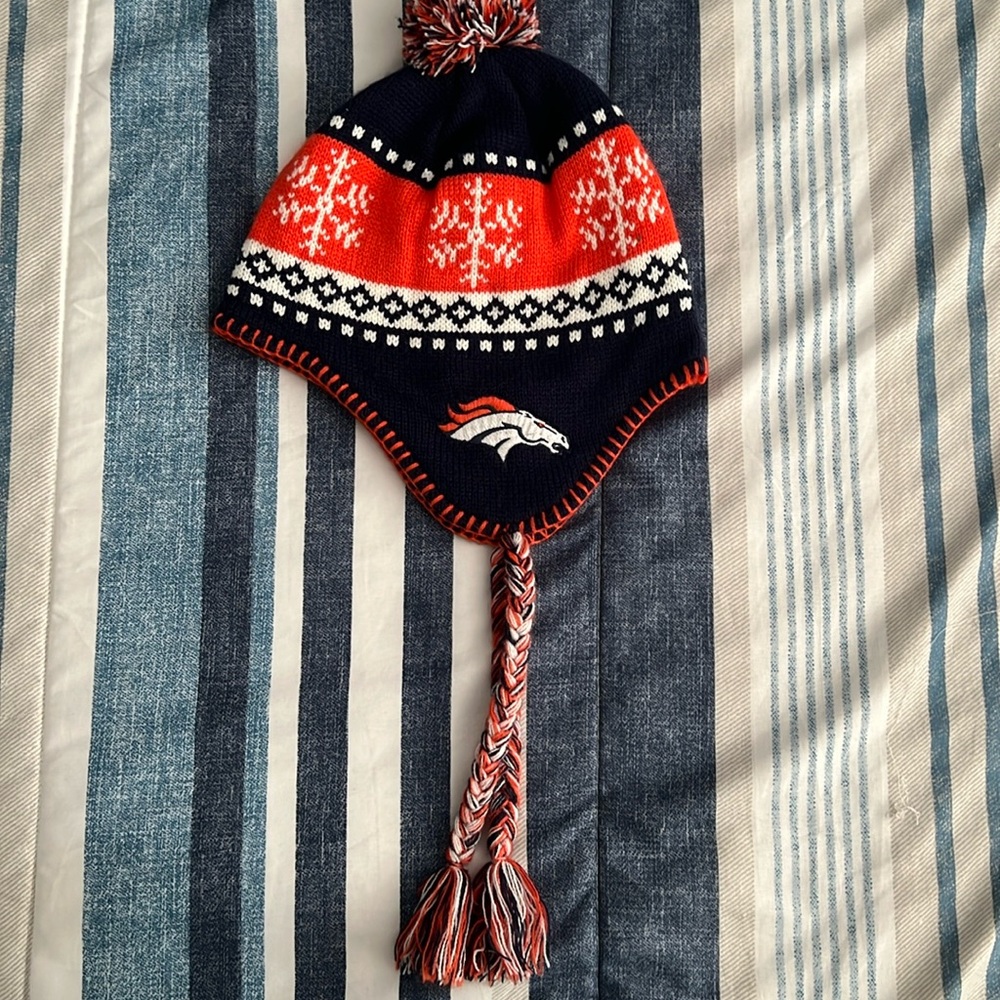 NFL (Denver Broncos) Winter Jacquard Tassel Knit Hat with Pom